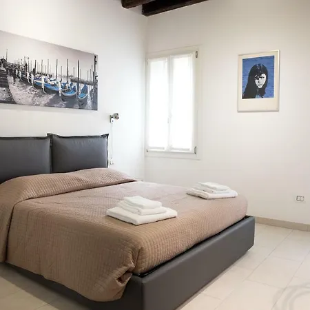 Venetian Mood Private Apartment *