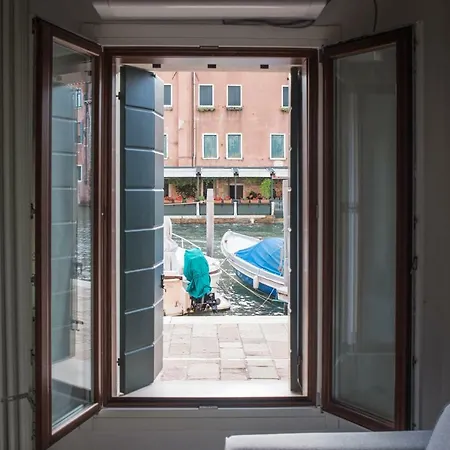 Venetian Mood *